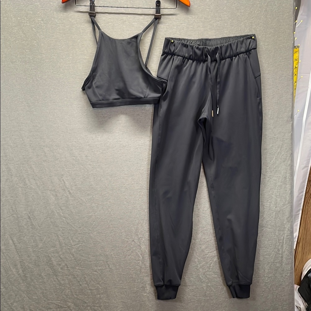 Lululemon Athletica Black Jogger Track Pants and sports‎ bra set